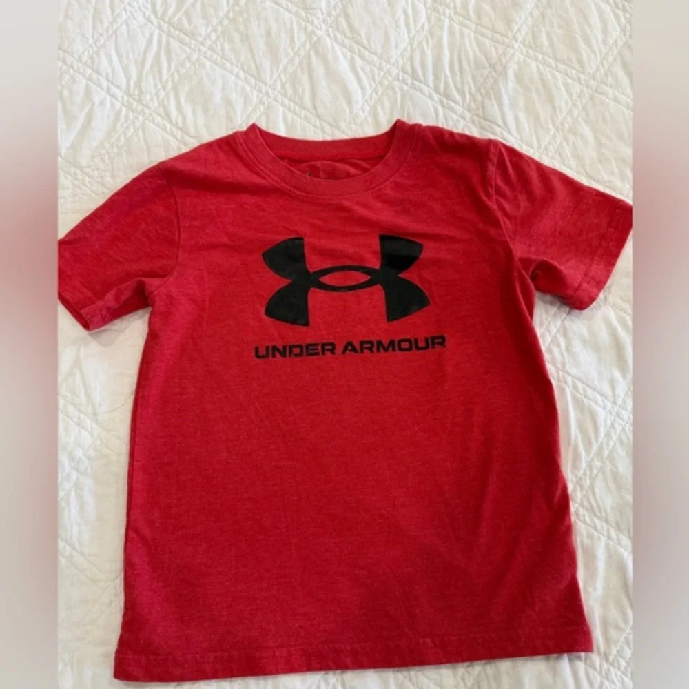 Under Armour Kids Red Graphic Tee (6)